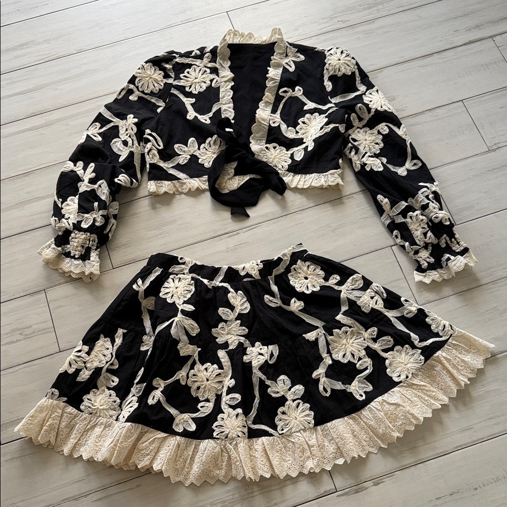 Elegant Black and Cream Floral Skirt